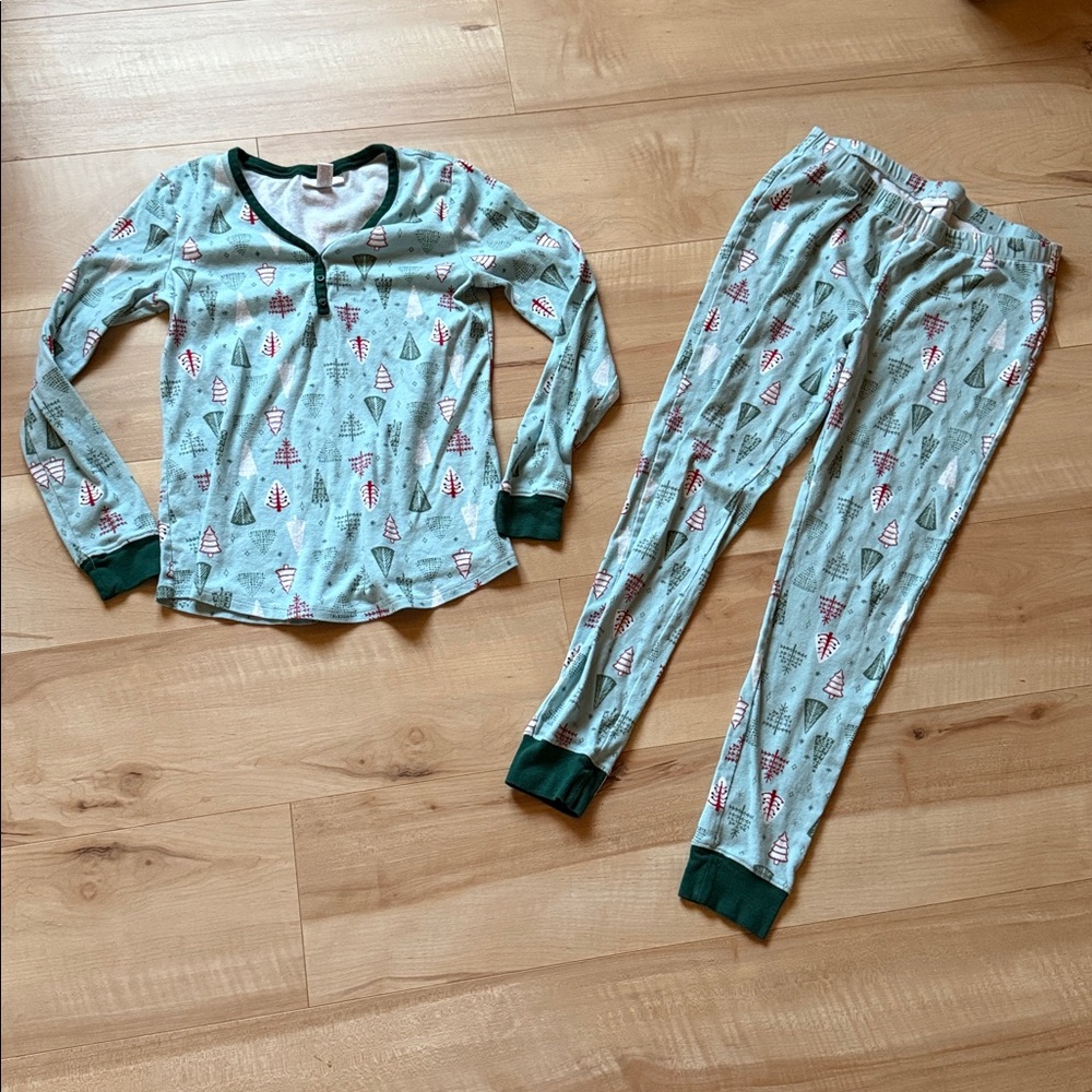 Lauren Conrad Warmest Wishes Pajama Set, Size Small